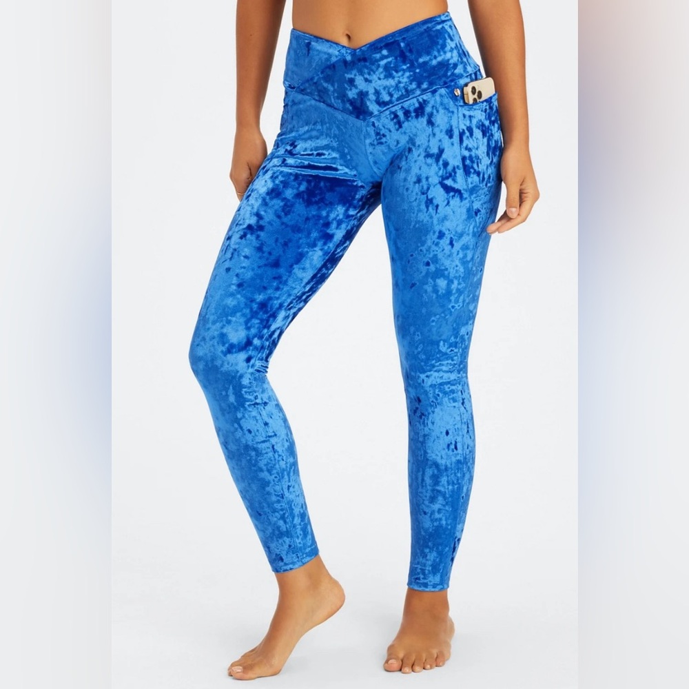 Fabletics Crushed Velour Crossover Legging Size L Short